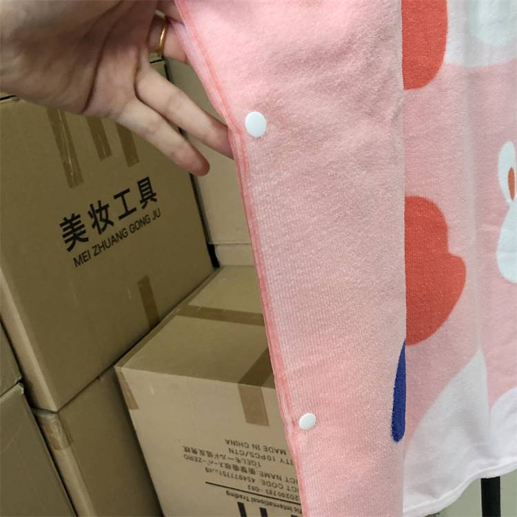 Cartoon children's bath towel with hat cloak -style bathrobe swimming bath towel