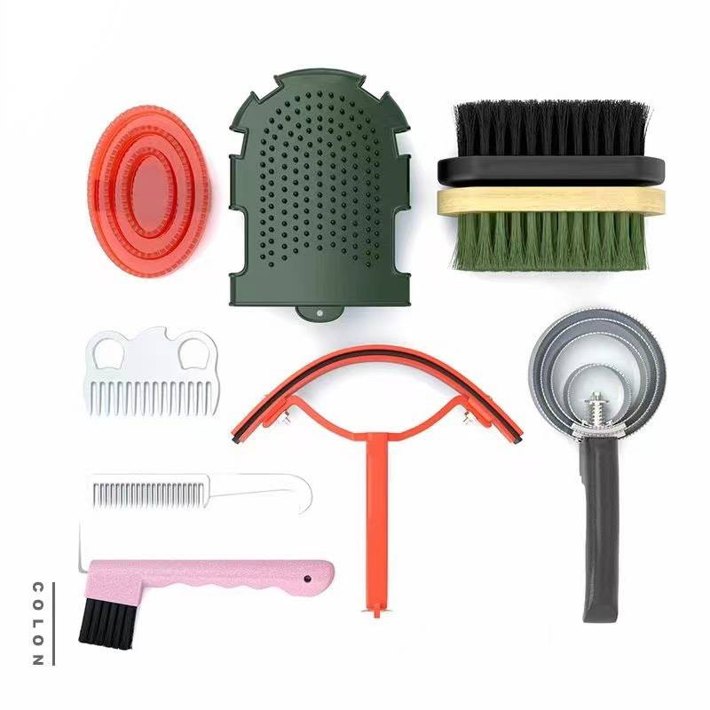 Pony-cleaning tools for bathing and horse-brushing