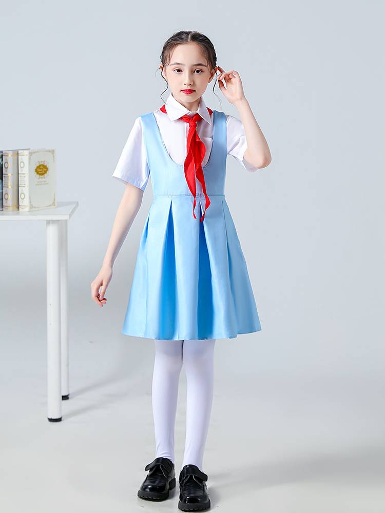 Children's Child Child Chorus Performance Serving Elementary School Students' Poetry Recitation Performance Kindergarten Graduation Class Feng Lin The same model