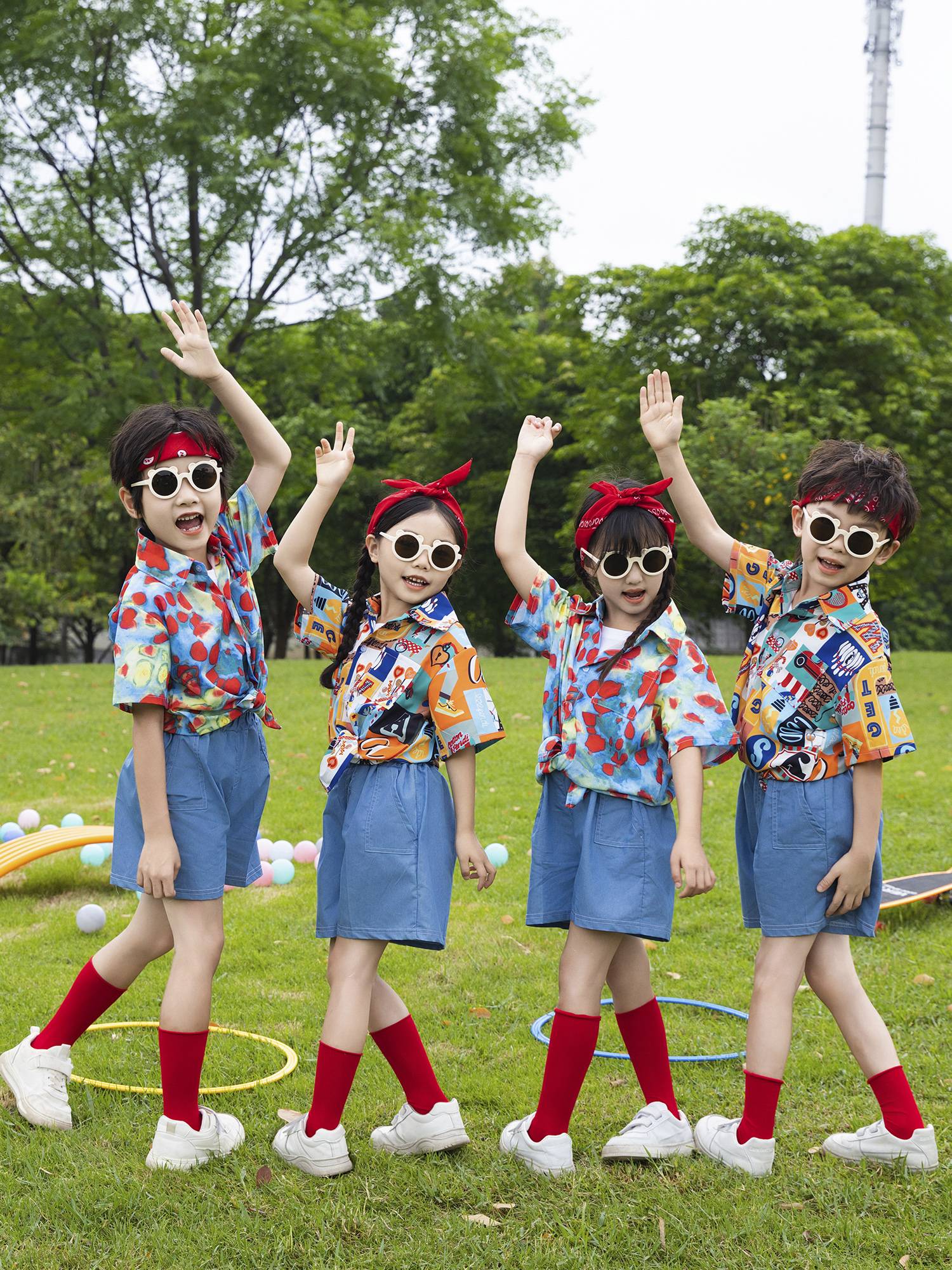 Children's Children's La La Raid performance service retro, old port wind men and girls set opening ceremony performance service
