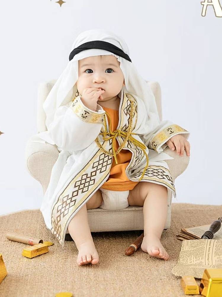 Children's photography theme Costume hundred days old Arab prince Prince Qatar photo photo photo clothes