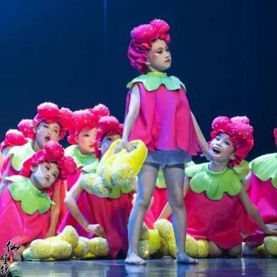 Xiaohe Fengci will sing children's performances for children and girls perform new cute dance clothing