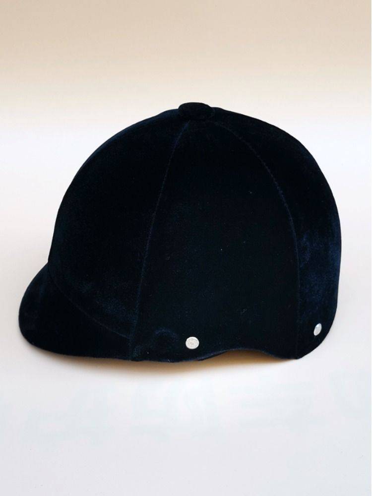 Horse helmets and horsebacks with men and women on four seasons of summer velvet and half-hatted outdoor protection