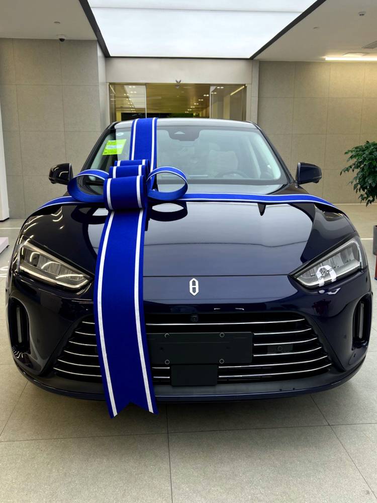 Delivery bow, electric car exhibition hall AITO Huawei Cerisi New car delivery ceremony decoration big red flower