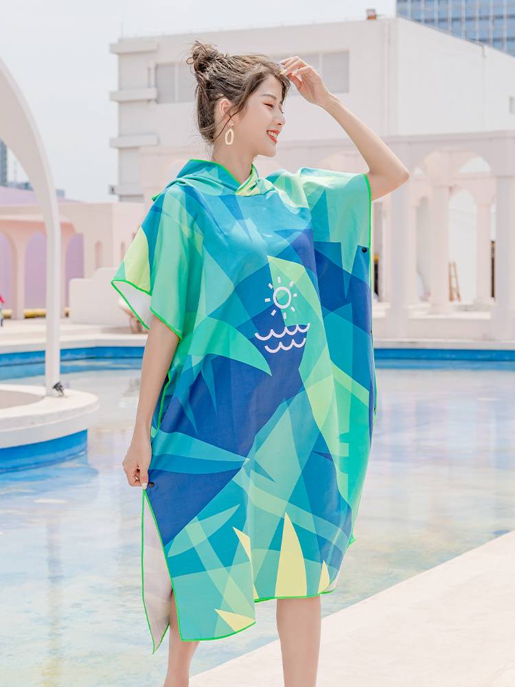Swimming bathrobe fast dry cape beach on the beach changing clothes to wear wind and keep warm Portable adult diving bath towel