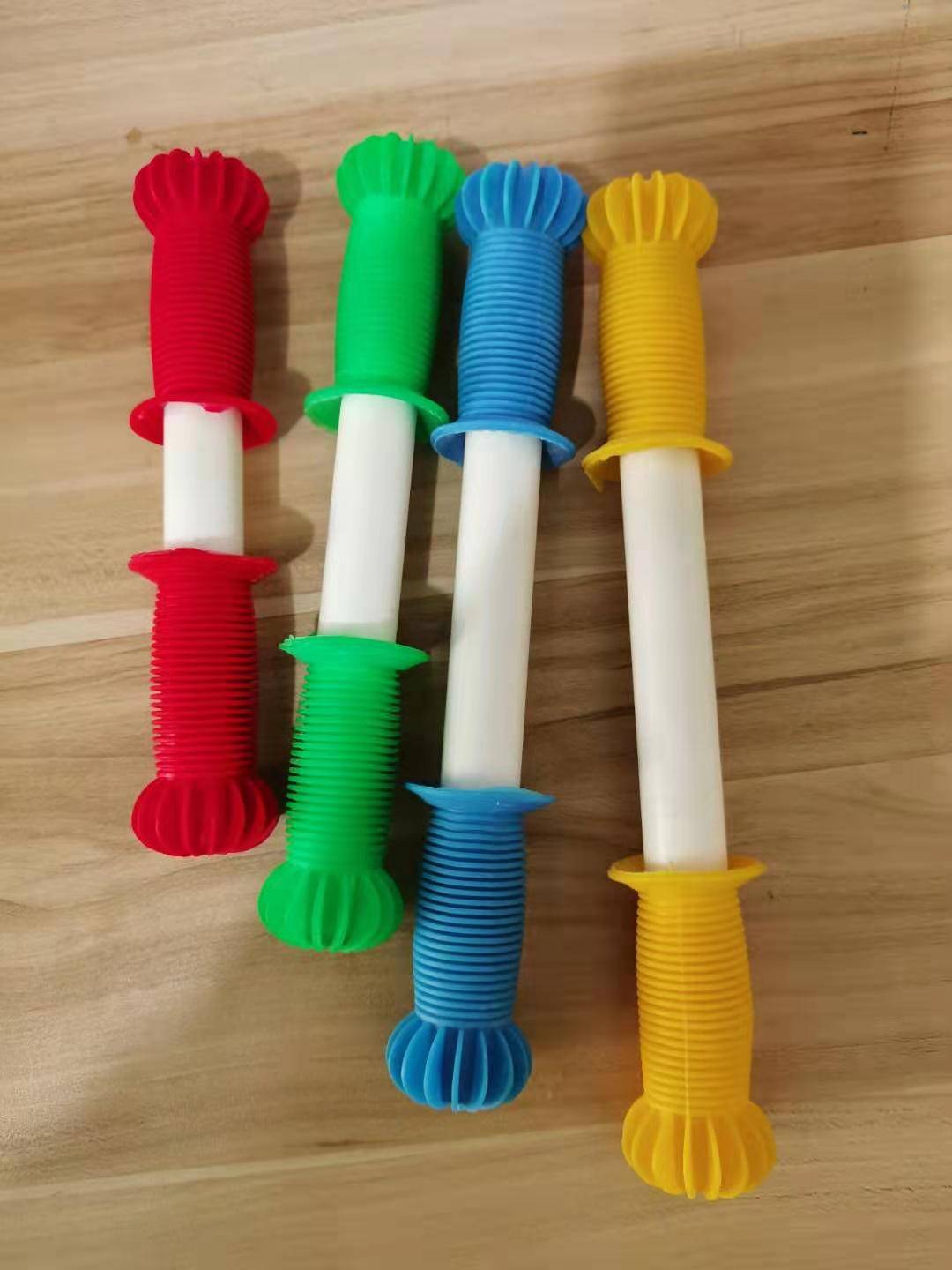 A set of greens with a soft handle
