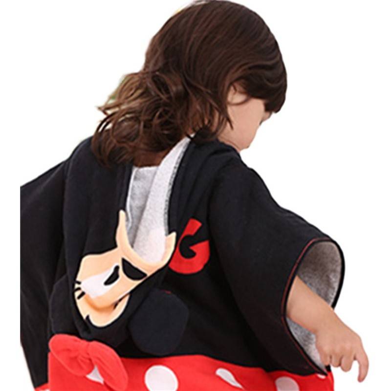 DISINI CHILDREN'S HOODED TOWELS, FULL OF TAMPOLI CAPS, AND A PAJAMA BATHROBE