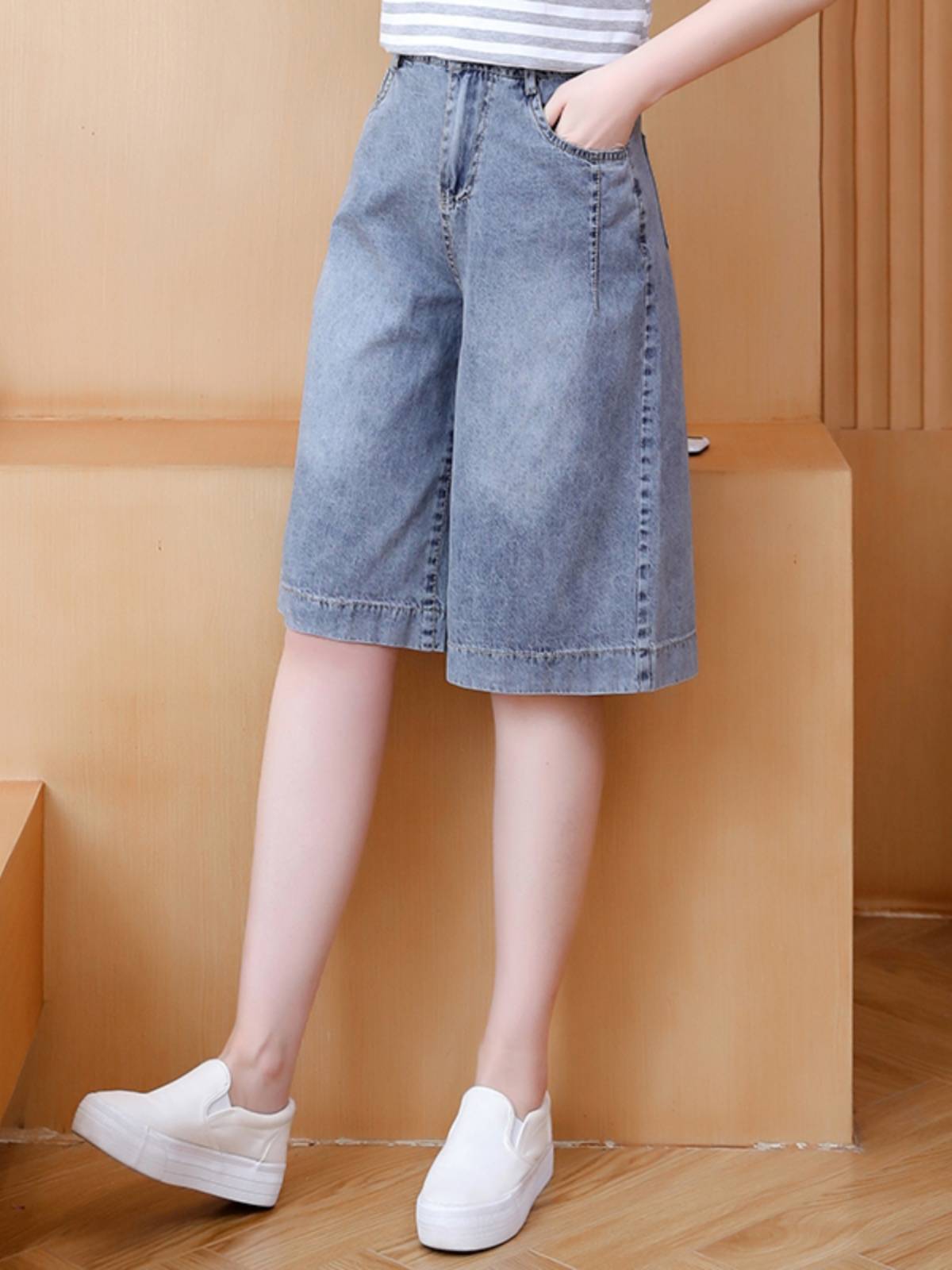 Two new pairs of spring and summer clothes for light cowboys and broad-legged women