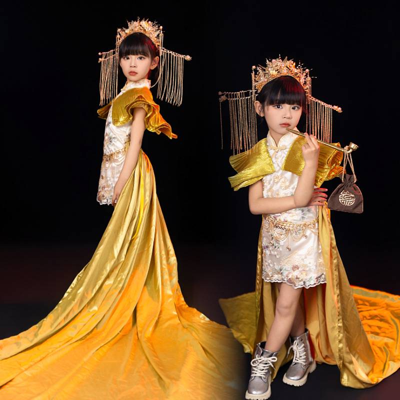 Girls cheongsam Chinese style good cat step Golden Mountain and River Model Models Walking Show Children's T -Taiwan Car Model Guo Feng Guo Dress