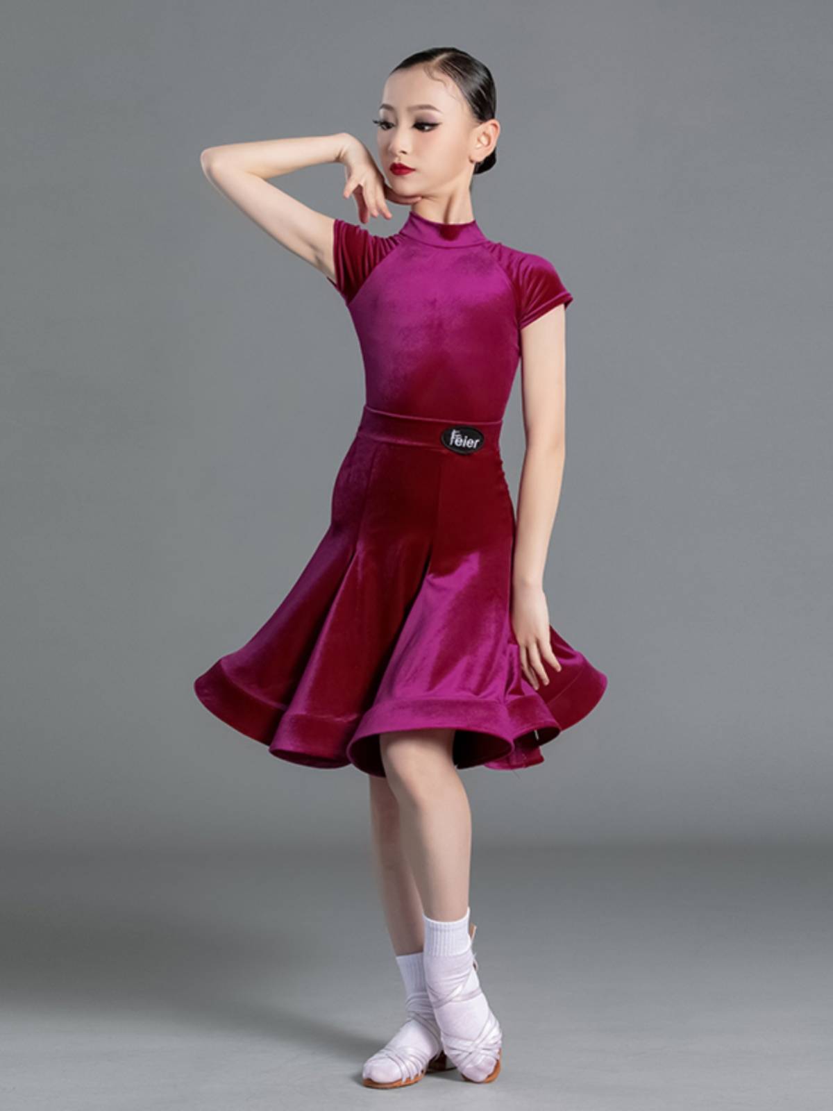 Latin dance service girl competition service children's summer short -sleeved professional standard game 2024 new summer female senior