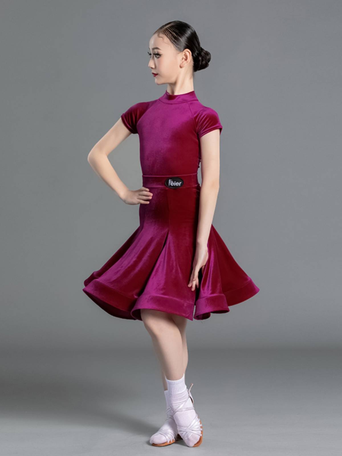 Latin dance service girl competition service children's summer short -sleeved professional standard game 2024 new summer female senior