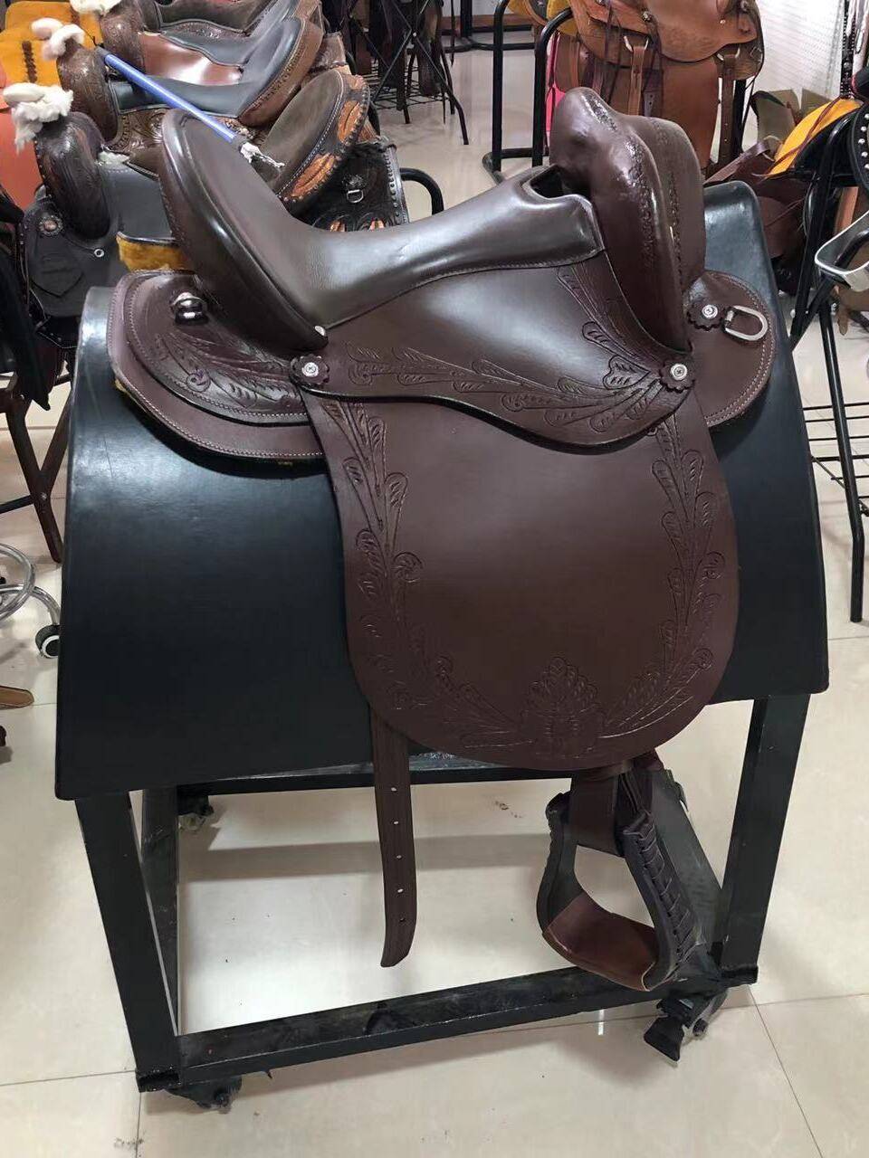 2024 New Western Saddle Riding Equipment Mattoa Imported Pure Cowhide Knights Ride West Saddle Riding Horse