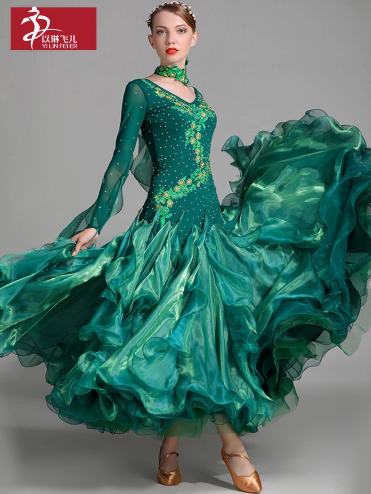 With Lin Feier's new modern dance skirt, the national standard dance skirt S7001 diamond competition service show