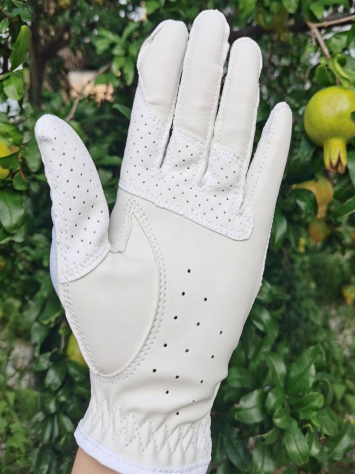 Spring and summer equestrian glove men and women riding gloves, air -breathable anti -grinding horse riding protective white competition glove equestrian clothing