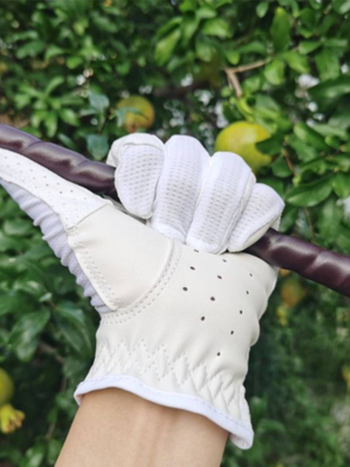 Spring and summer equestrian glove men and women riding gloves, air -breathable anti -grinding horse riding protective white competition glove equestrian clothing