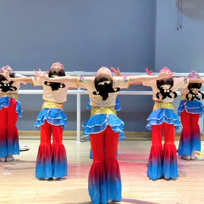 Dunhuang dance clothing children's classical dance clothing Flying Drum performed beautiful sound rebounded pipa road with a bell drum girl