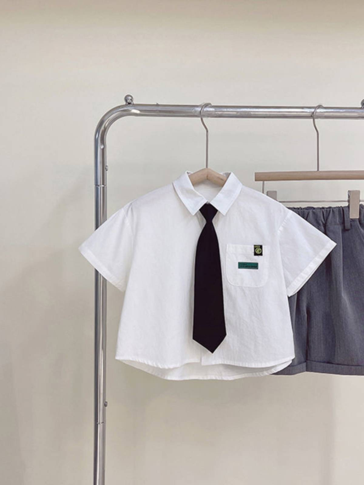 Boys short -sleeved suit performance service Xiaoshuang children take pictures graduation dresses boys clothing host and children's performance service
