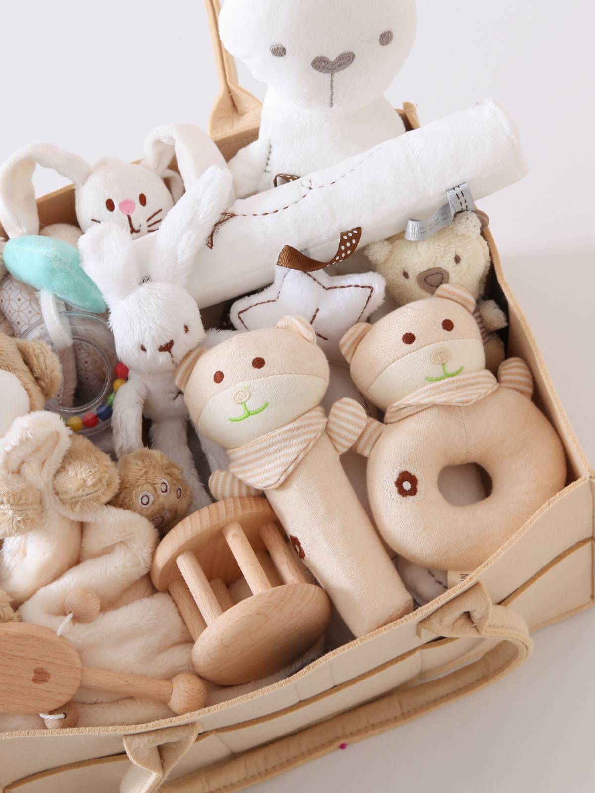 Newborn baby gift box Full moon meets gift wooden ratting toys