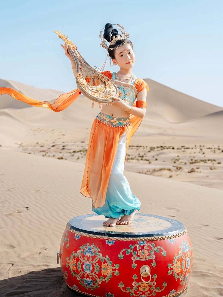 Dunhuang Feitian Children's Performance Service Girls Music Drum Hanfu Dance Service Classical Dance Exotic Style National Performance Service
