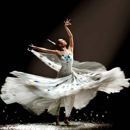 New children's Dai dance clothing adult white peacock dance performance service Yang Liping's same peacock big skirt