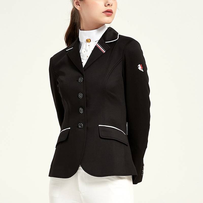 A horse's coat for a horse's training suit with an adult female horse's suit