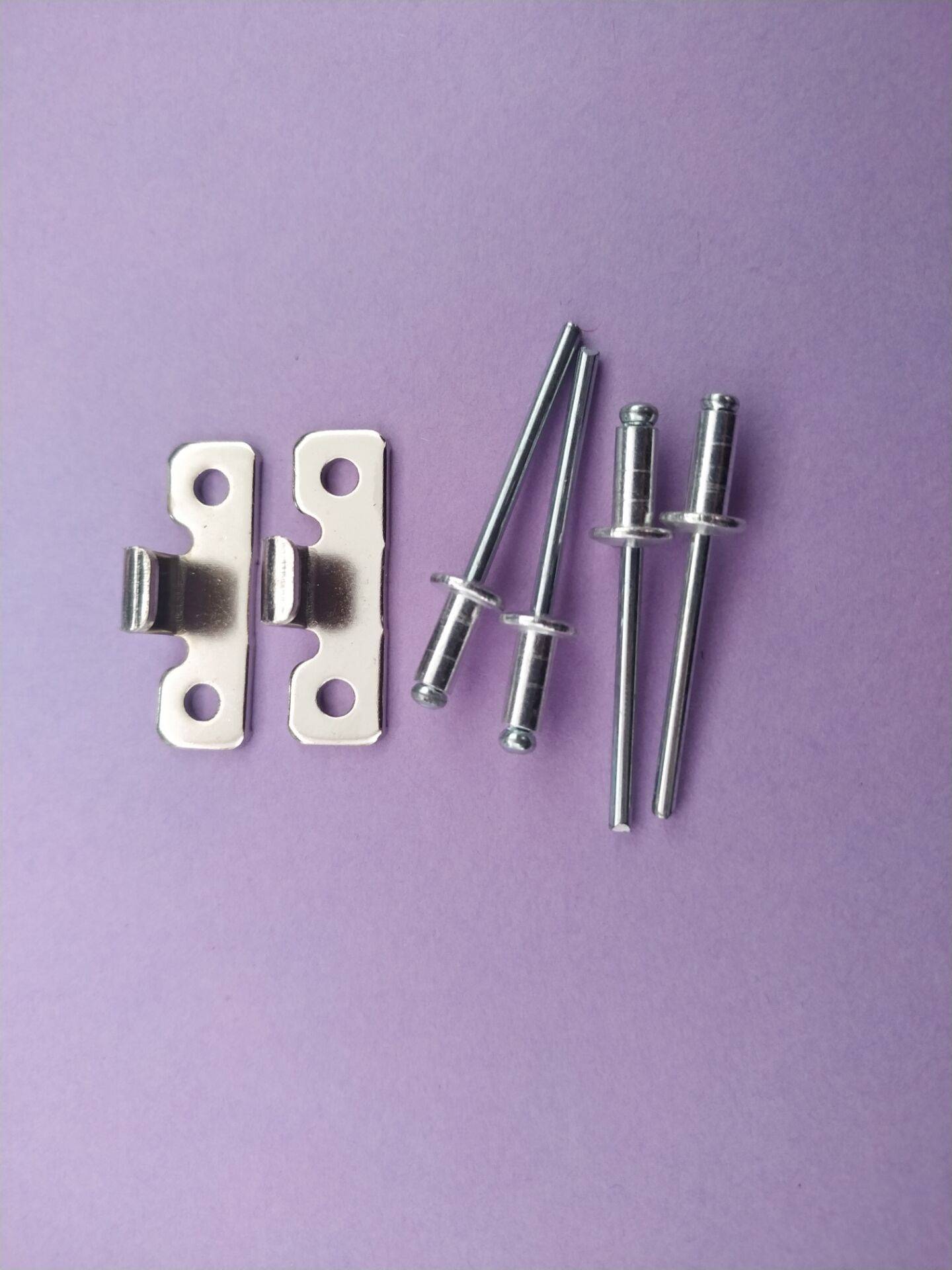 Round lock, silver hook, two