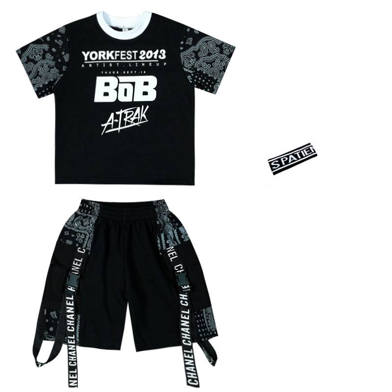 Black short sleeve + black shorts + headband