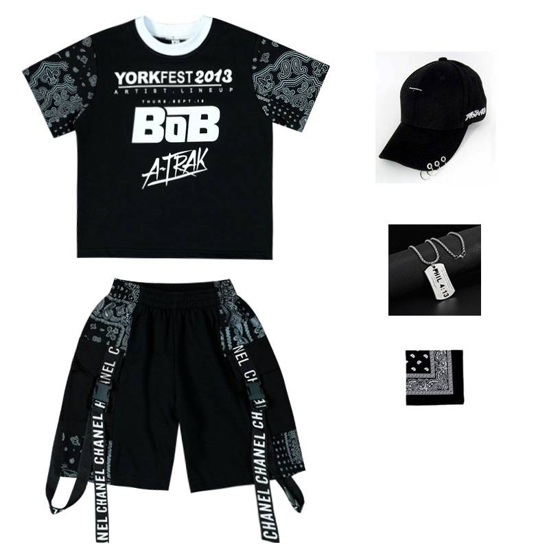 Black short sleeve + black shorts + caps + necklace + scarf