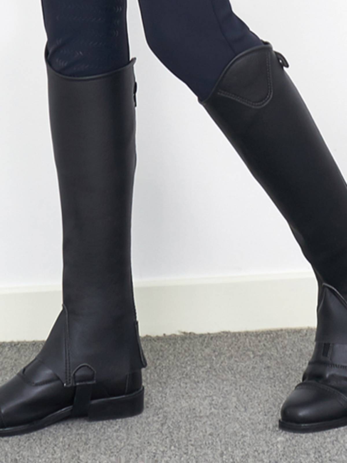 Horse protection for leg-skinned children riding leg-protective male knights grinding feet and boots with Chaps women riding horses