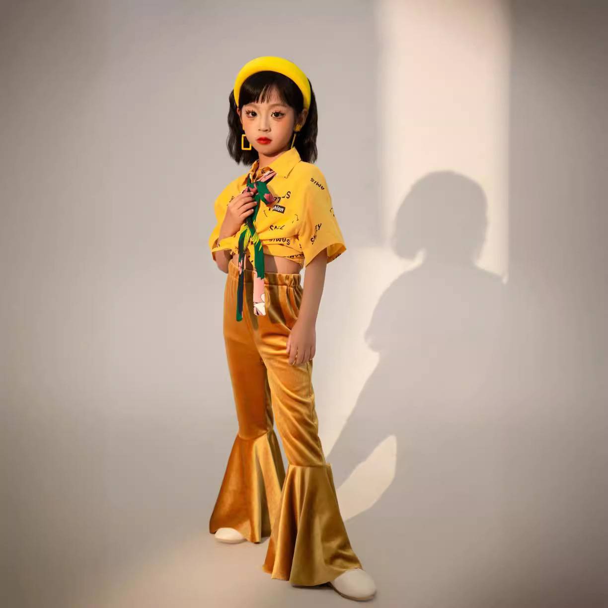 Girls Retro Hong Kong Wind Fun Pants 8090 Children's catwalk show locomotive windmill contest performance studio tide