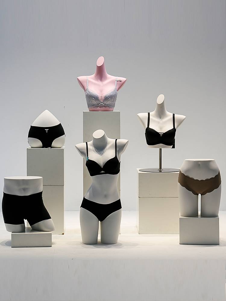 Gathering underwear models with female men's half -bodies, brain pants, fake human bodies display display shelf bra models