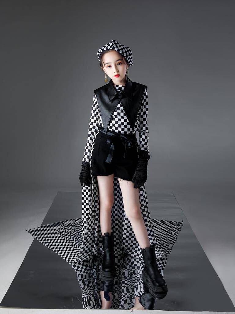 Girls Creative Walking Dragon Dragon Port Wind Wind Nostalgic Retro Fan Tong Tong Model T Taiwanese Performance Performance