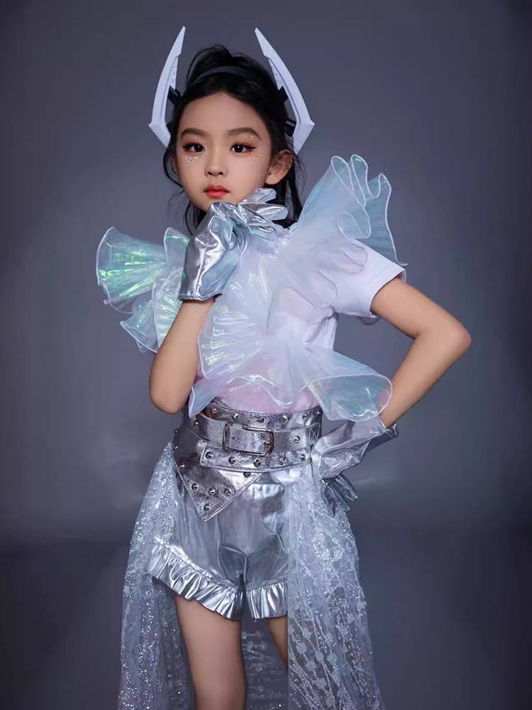 Girls' Model runway performed Shins Dragon Tailing Cosmic Machinery Wind Technology Swipe Future A sense of Show Show 8