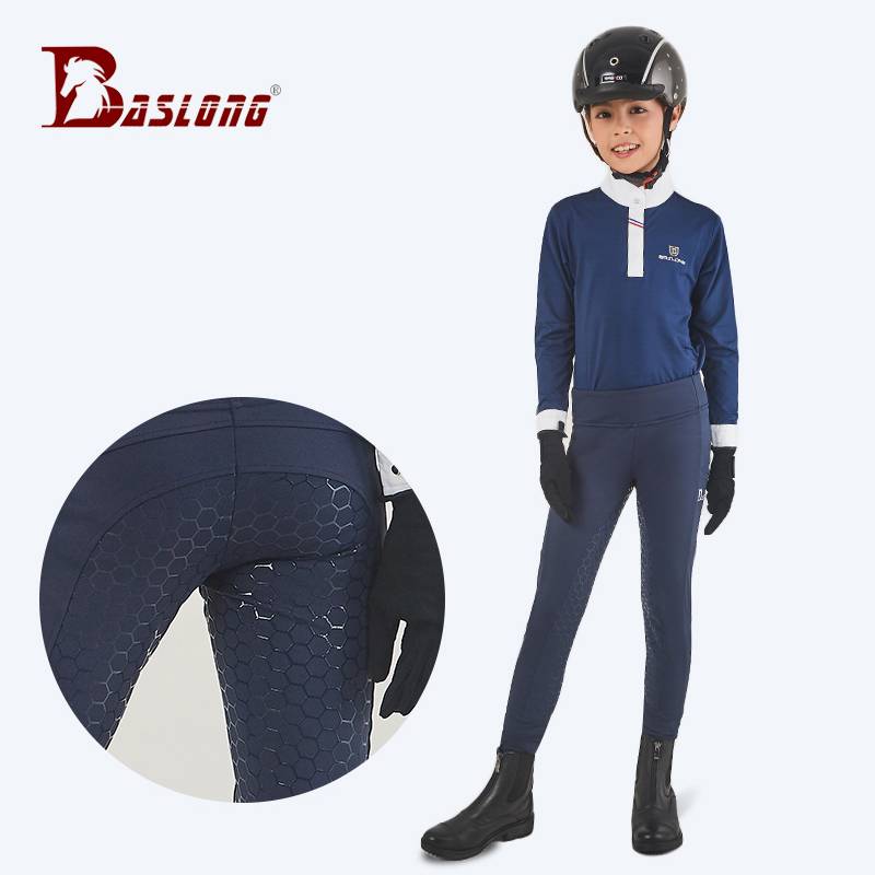 Horsepants, eight-foot child horsepants, knights' costumes, men and women riding in the spring and summer with their thongs