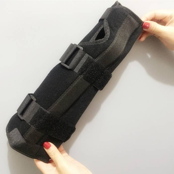 Extend the wrist bone fixation with the forearm super joint bracket, the radial wrist fracture plywood shelf support