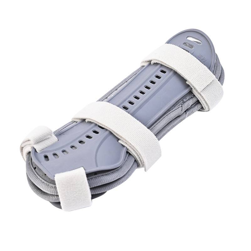 The forearm wrist joint fracture fixing the bracket ruler ruler radius front end arm fracture fixing band splint instead of gypsum