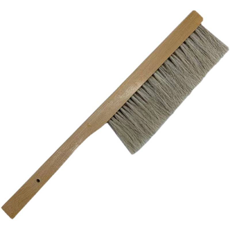 The bee-cleaning tool for bee-keeping is the softest bee-brusher in three rows