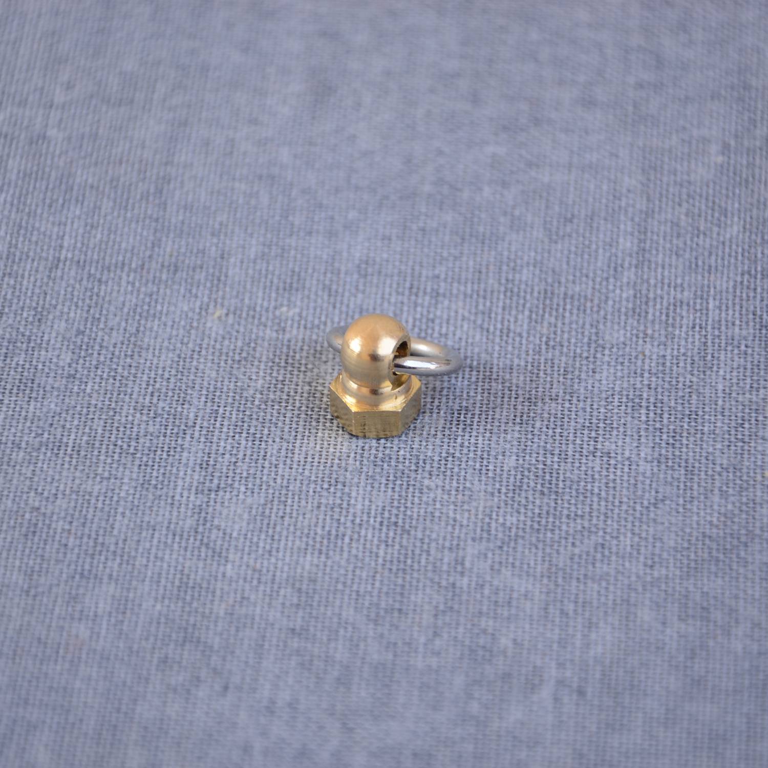 After the sword, the copper nut accessories can be tied with sword spikes
