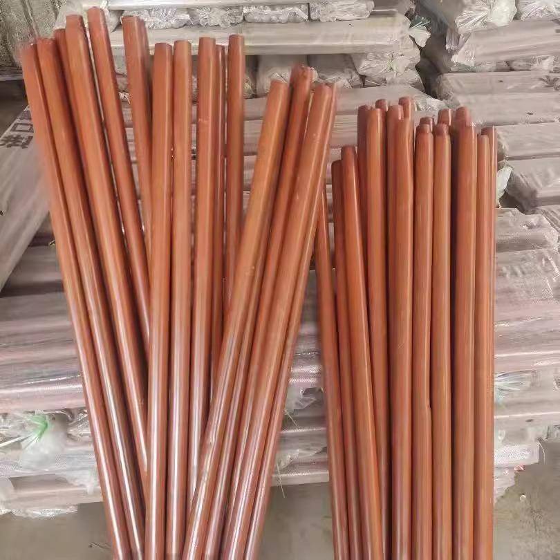 With a long hoe and a long twig handle, you put a rake stick and a wooden stick with a twig handle