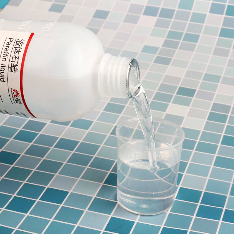 LIGHTWEIGHT PARAFFIN OILS LIQUID PARAFFINS AND PYROTECHNICS PLAY WITH COLOURED LUBRICANT AR FOR PURE REAGENT WHITE OIL