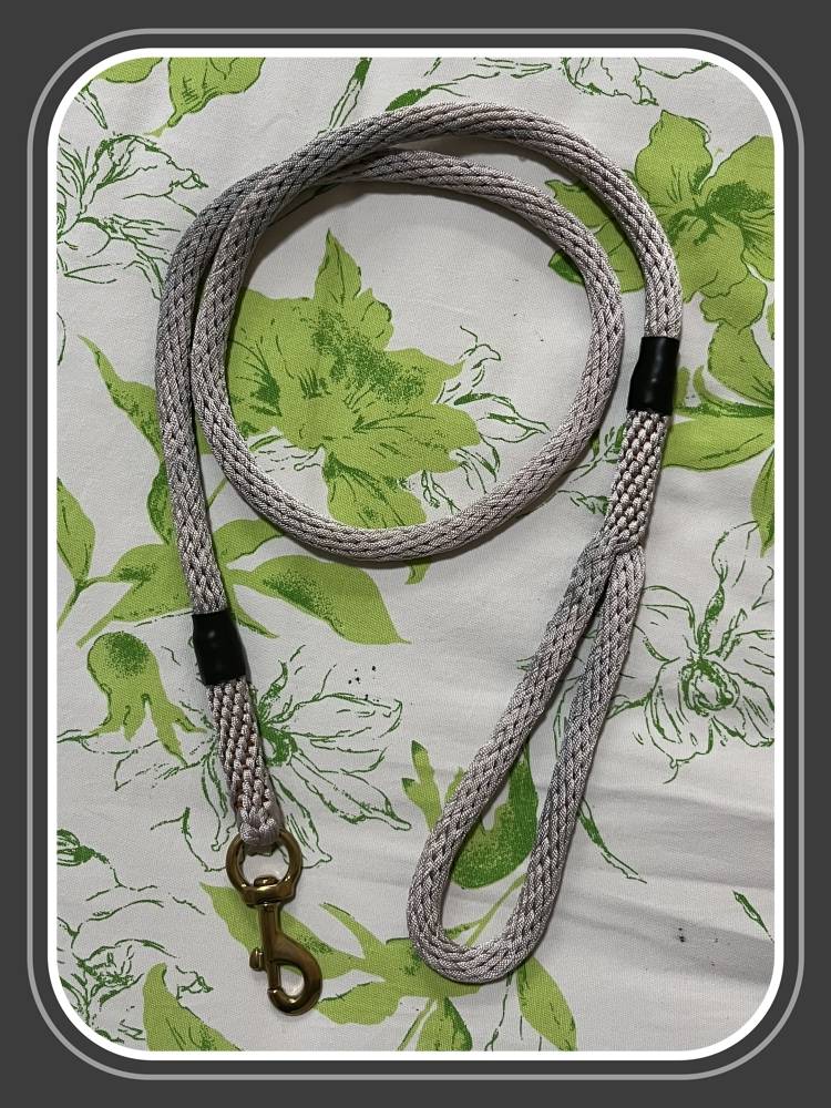 Mid -large -scale fierce dog traction rope hand -woven explosion -proof dog rope horses rope small pet dog walking dog rope