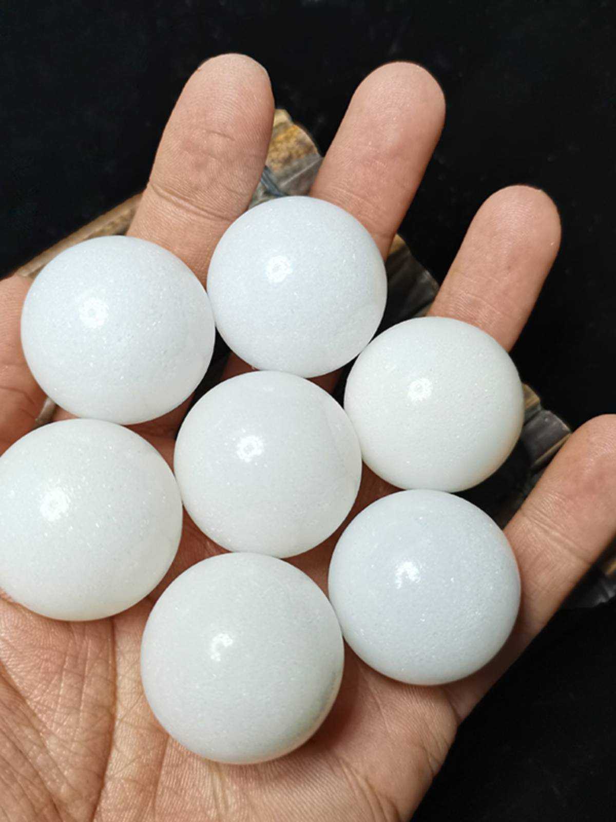 Small lady Jianjia player to transfer health balls to play fitness massage children's training for children's training