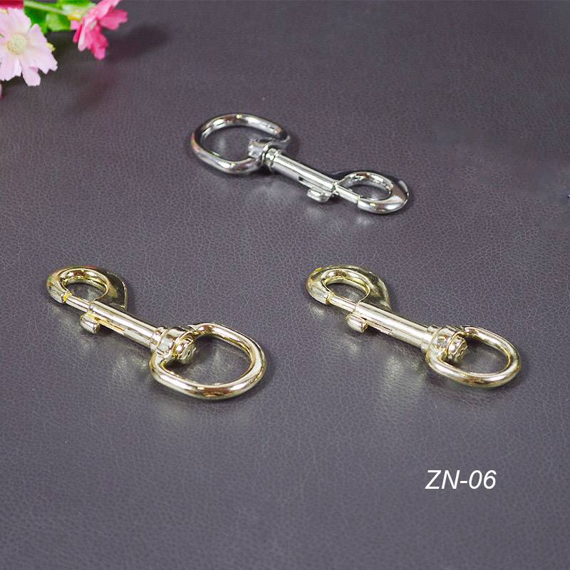 Ponys, small metal fittings, with a tow rope, a tow rope, a gold hook and a horse
