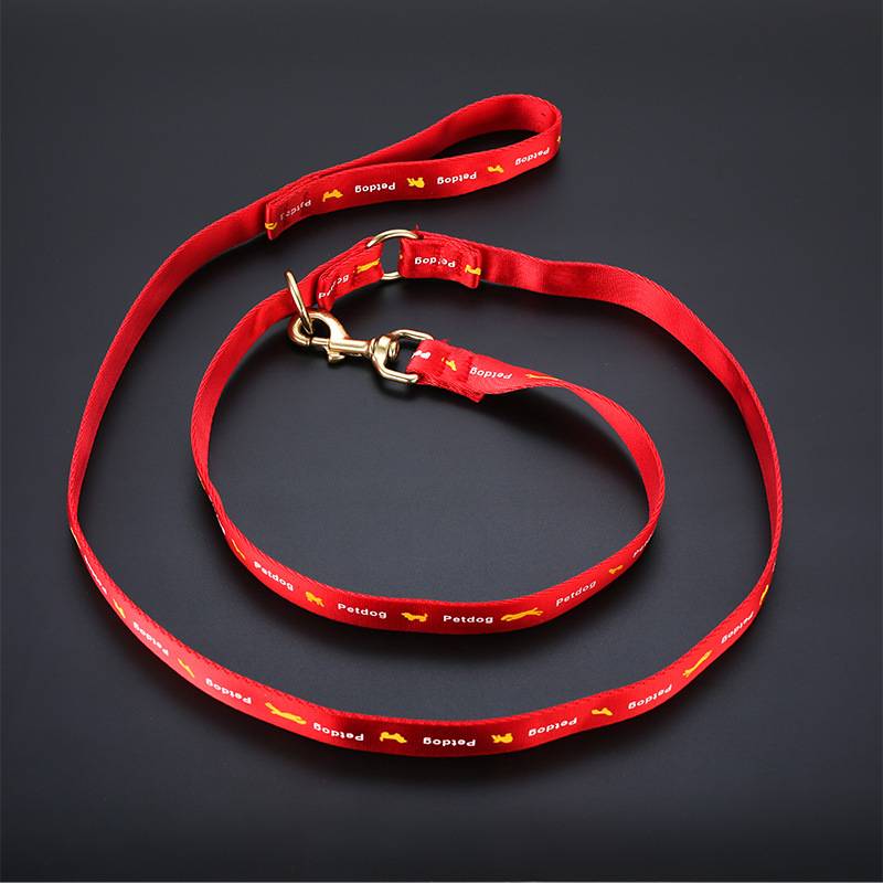 The three colours of the dog rope used by the horse dog to pull the rope trigger the large dog chain with the Chinese cotton cloth tow