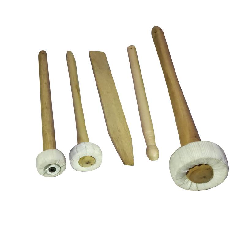 The hammer opens the wheel and turns the wheel
