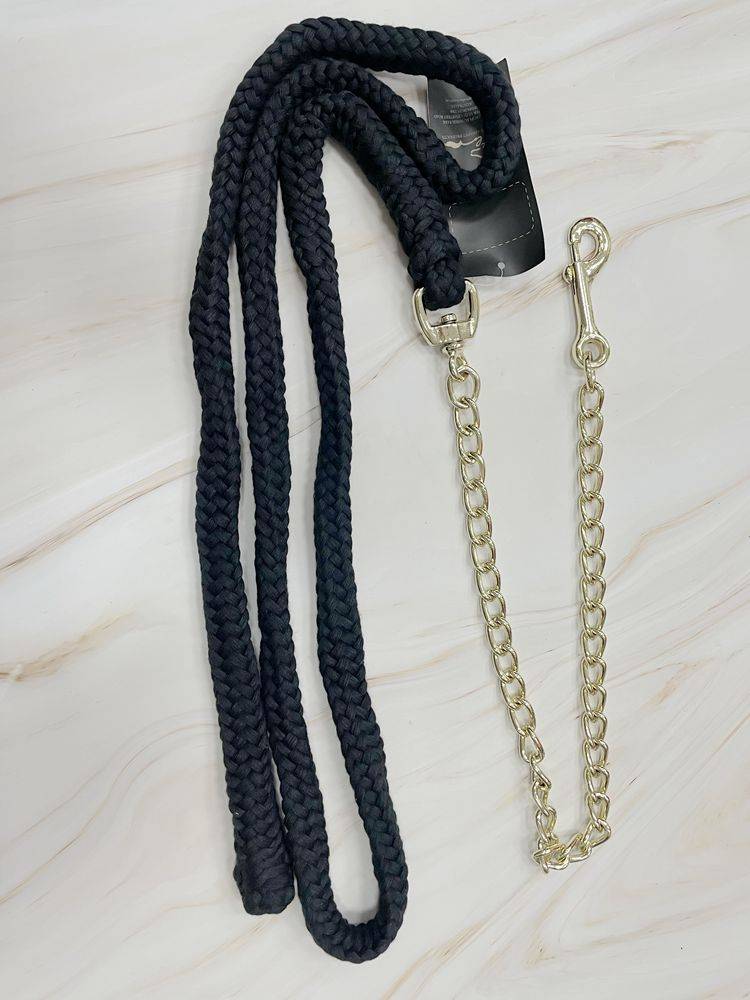 A horse-to-horse rope, a chain of cotton rope