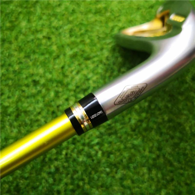 Honma Red Horse Men's Top Samsung IS-03 Long Iron Golf Golf Slim Carbon R