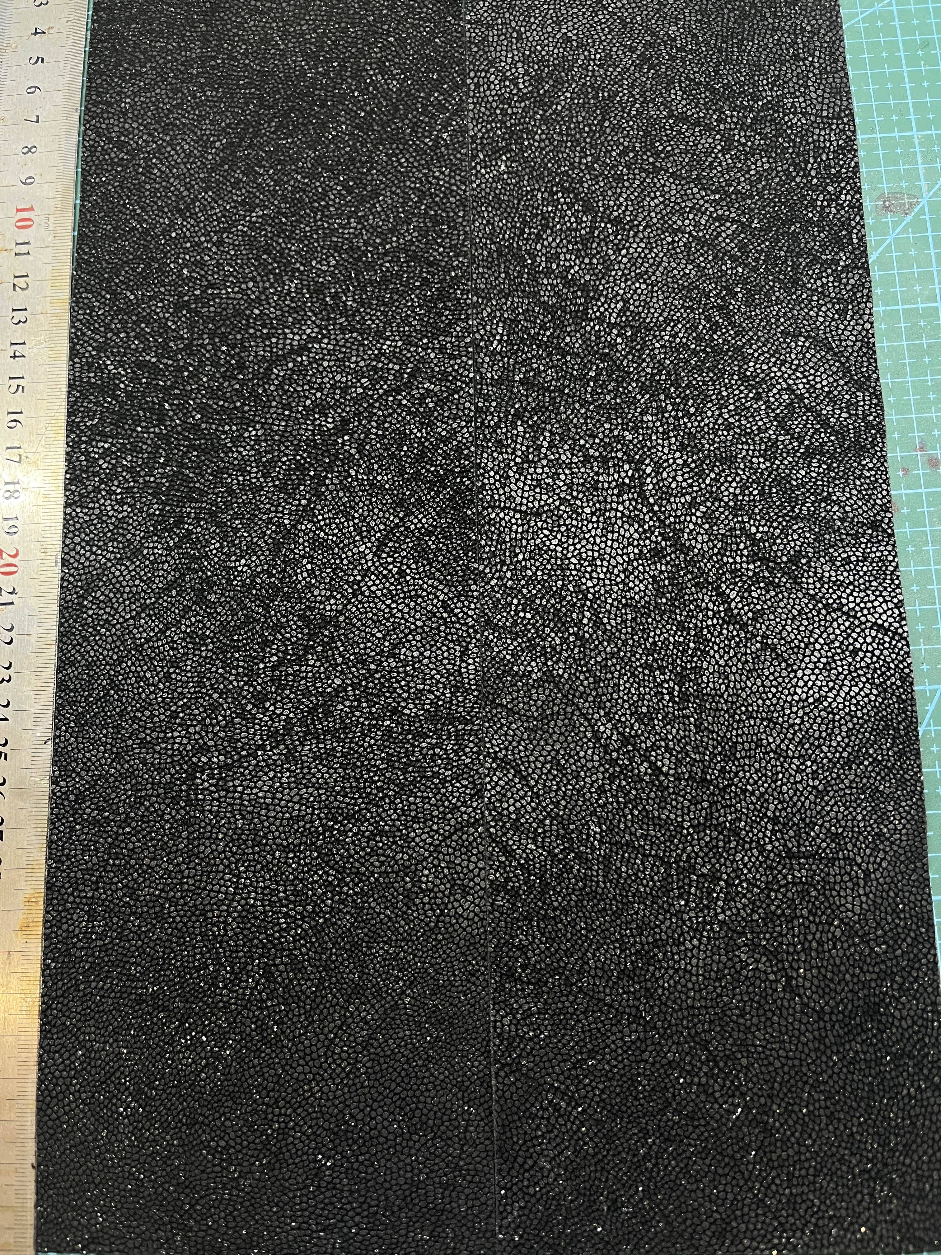 Extend and thickened the head layer of golden pork skin black size 32*10.5, can be selected in length, 0.8 thickness
