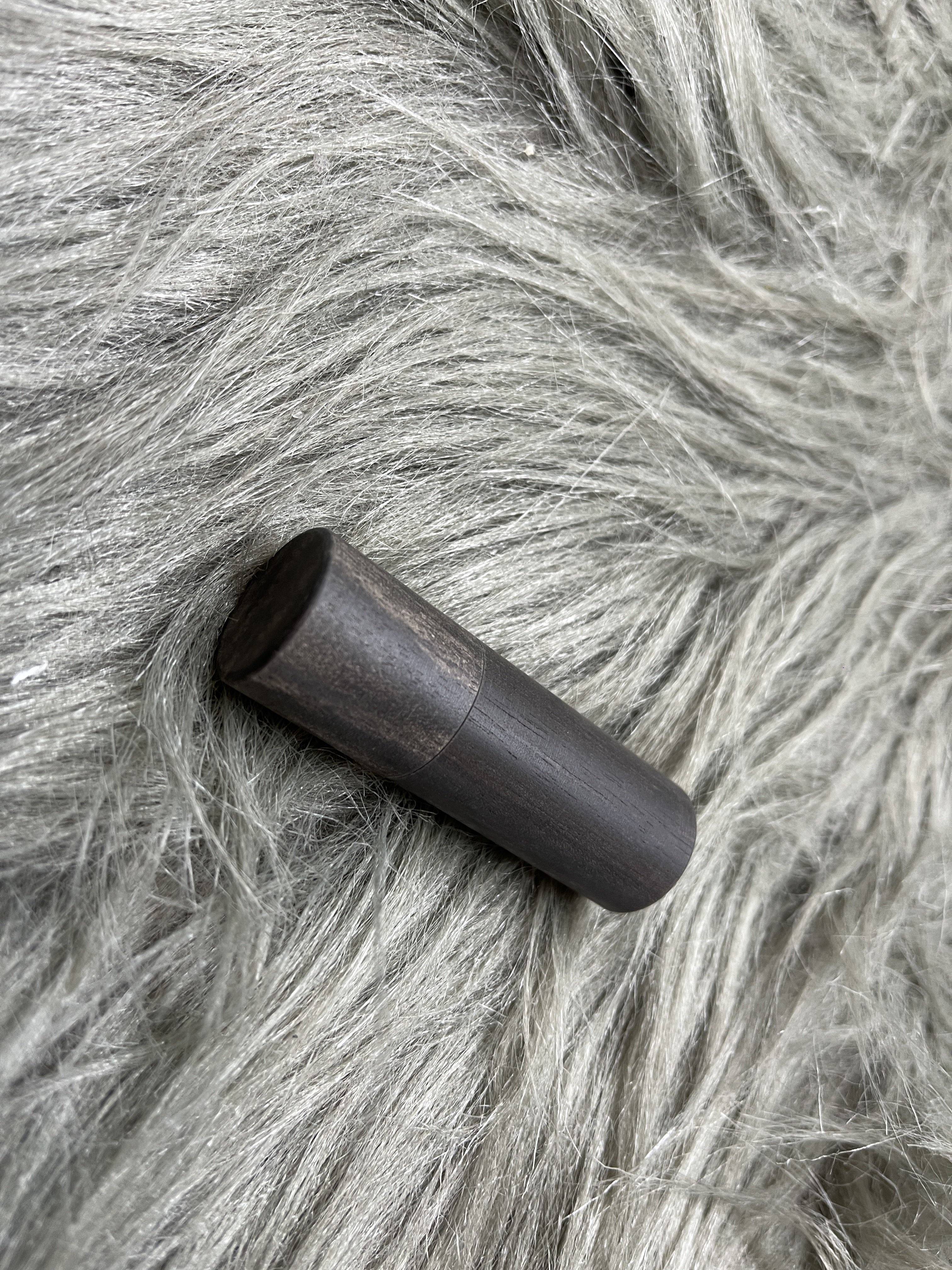 Black Haron has eight teeth