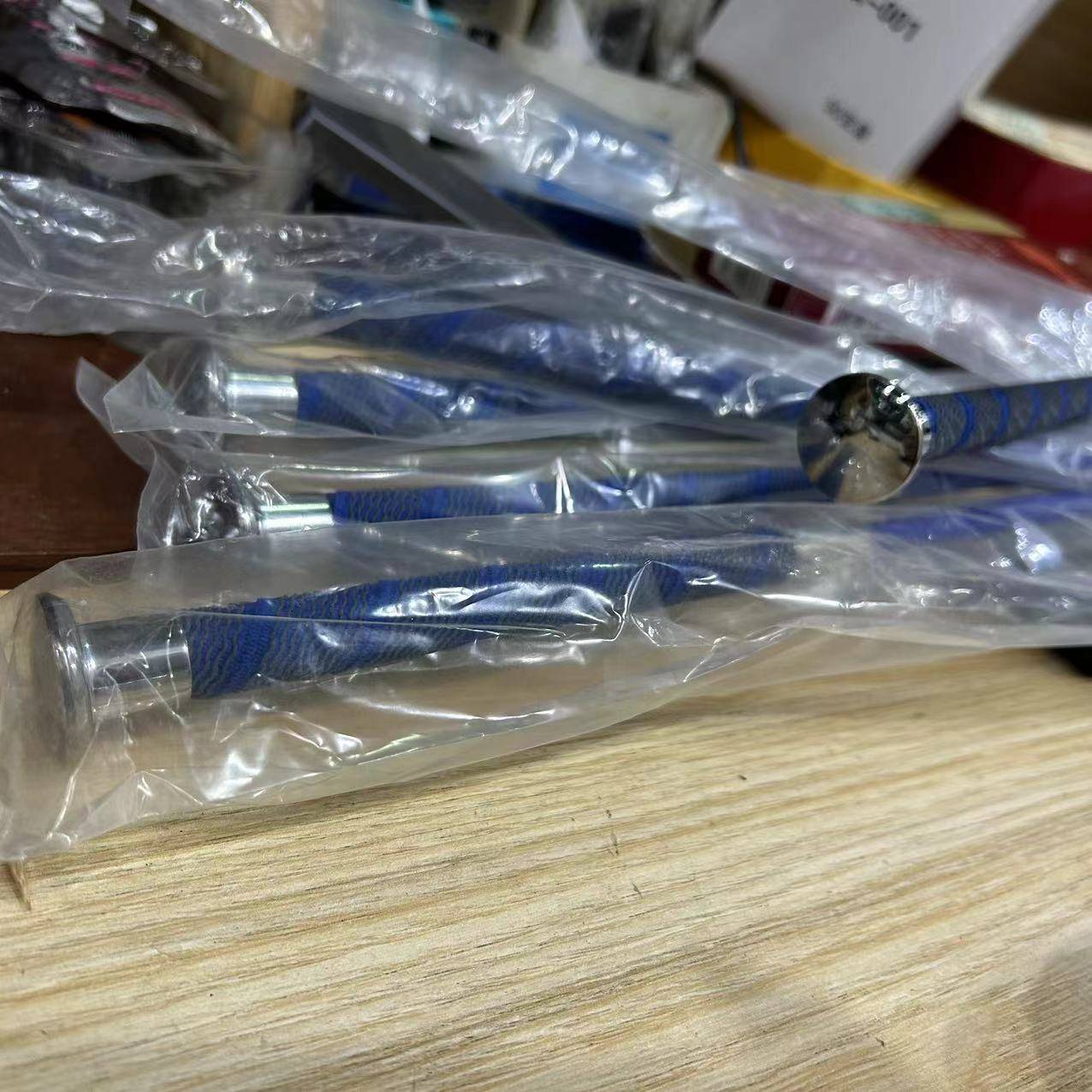 Export inventory Equestrian whipping split split jewel blue will be 1.1 meters long
